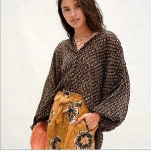 Anthoropologie Pamela Brown Top with Print, P2P 30" run large